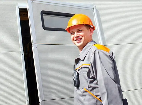 Бесплатное сервисное обслуживание при покупке секционных ворот Prestige